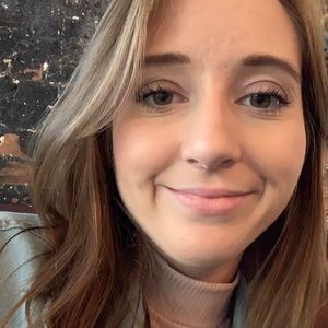 Meet your Posher, Hayley